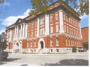 St. Jeromes College University założony w 1959 r. w Waterloo, Kanada.